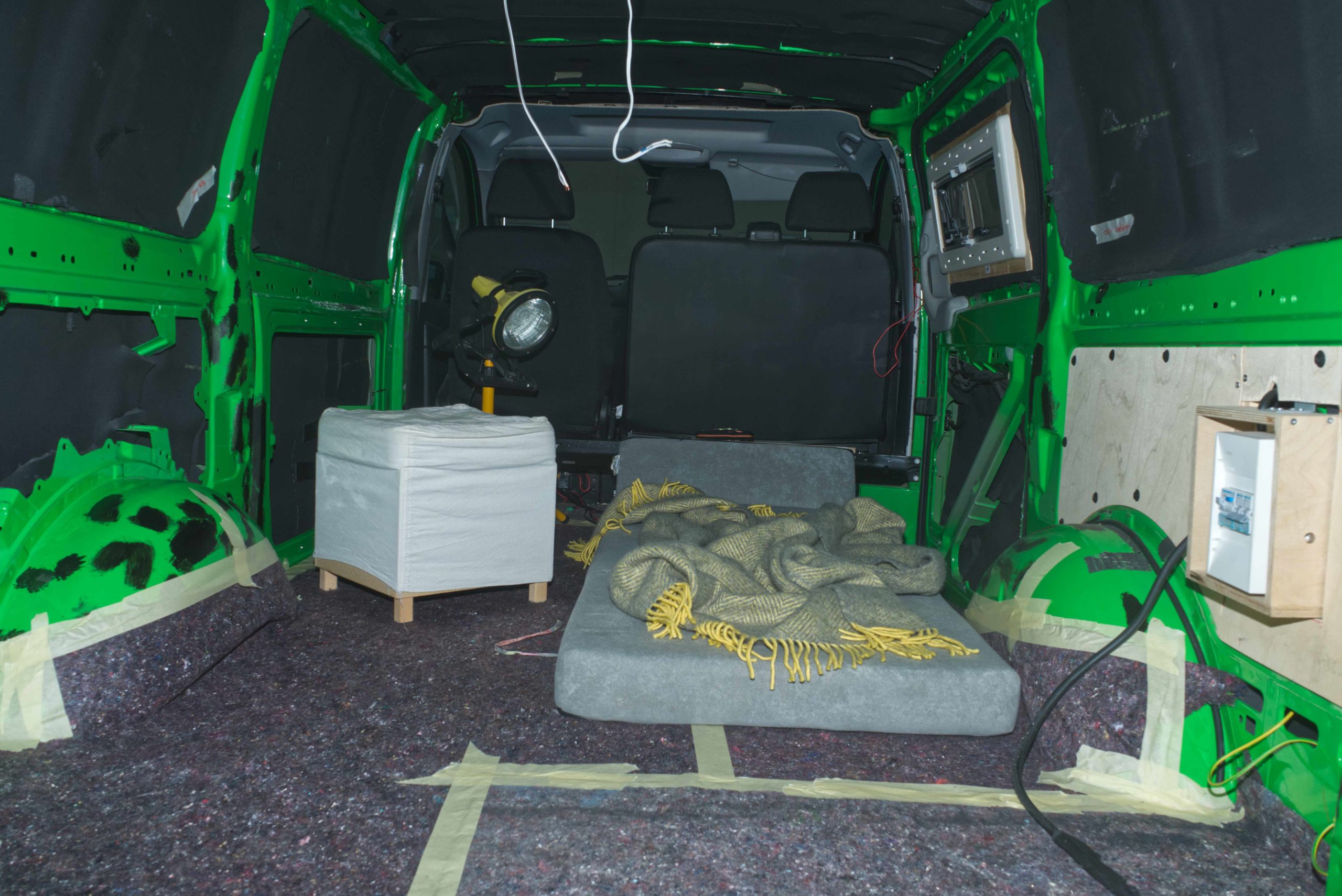 Bus zum Wohnmobil umbauen - Busausbau - Innenraum Transporter zum Camper umbauen